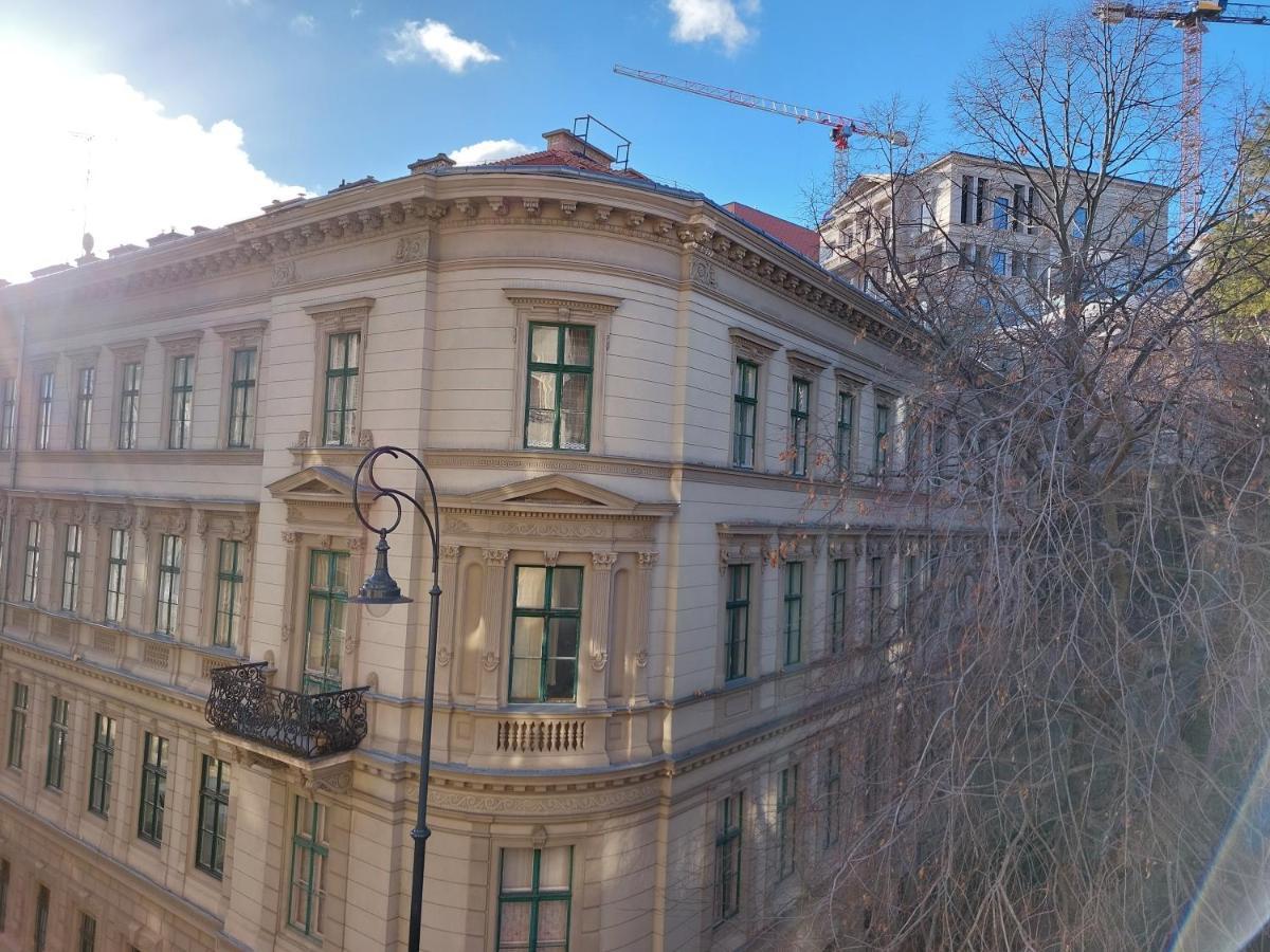 Sunny Studio At The Castle ブダペスト エクステリア 写真